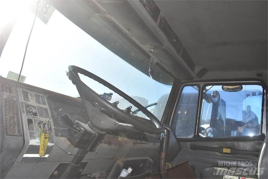 Freightliner FLC112 Lastbiler med tip