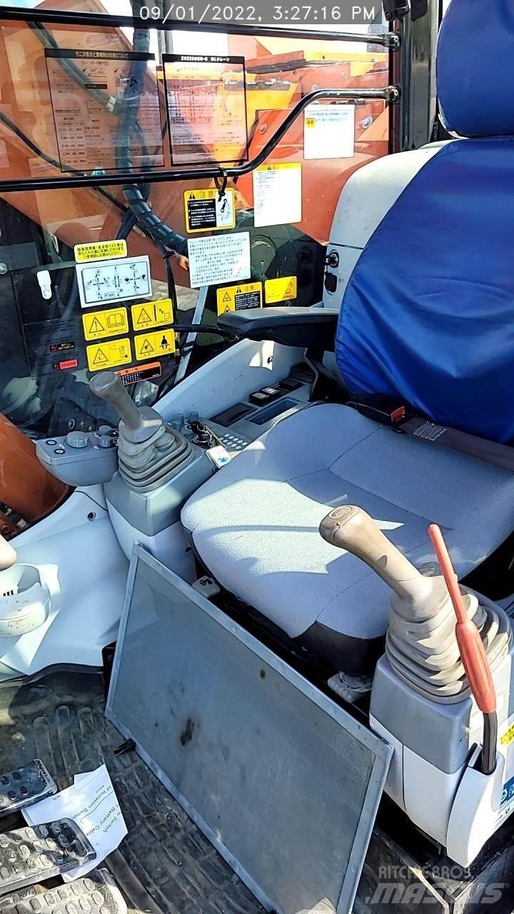Hitachi ZX225US-6 Gravemaskiner på larvebånd