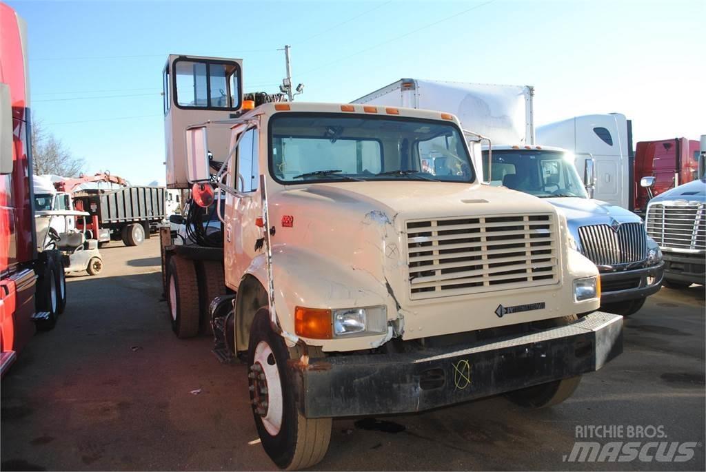 International 4700 Lastbil med kran