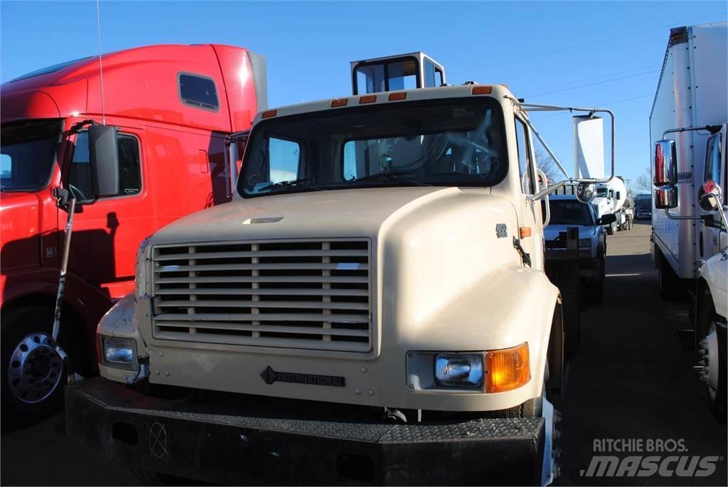 International 4700 Lastbil med kran