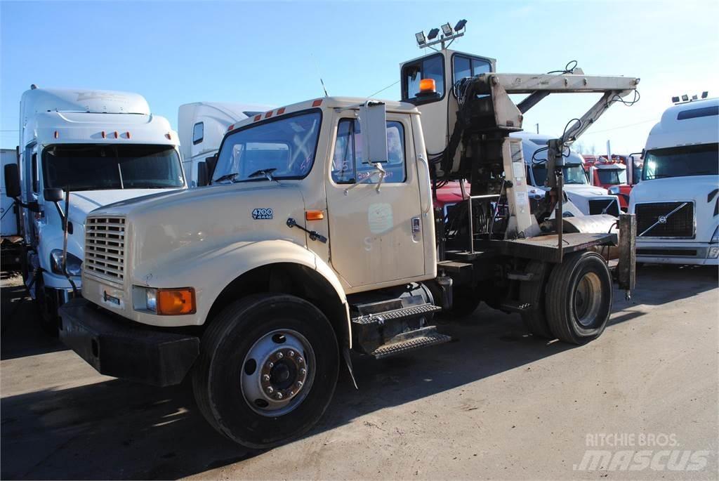 International 4700 Lastbil med kran