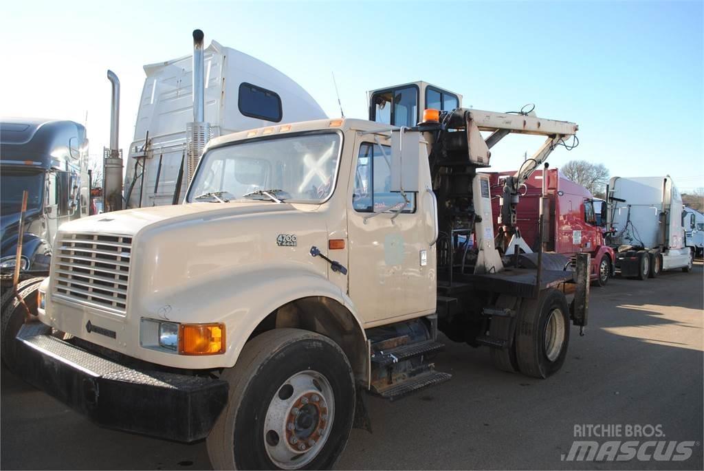 International 4700 Lastbil med kran