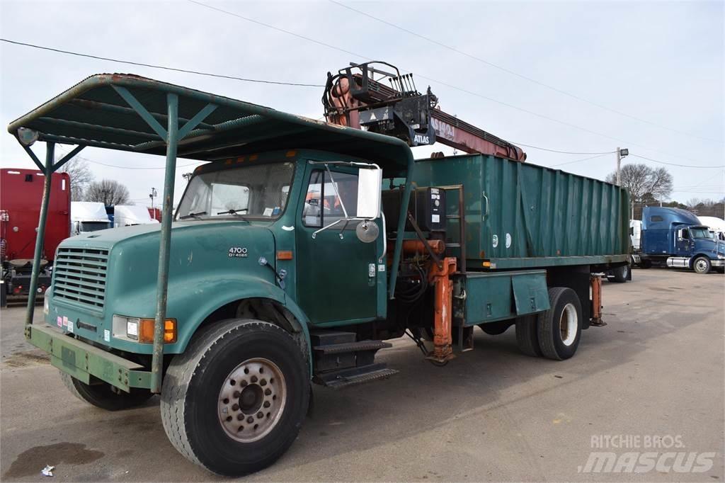 International 4700 Lastbil med kran
