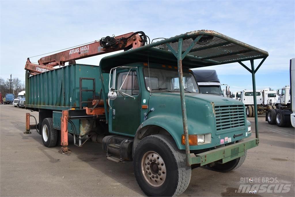 International 4700 Lastbil med kran