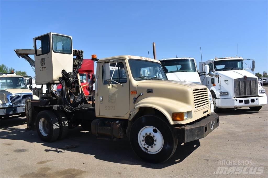 International 4700 Lastbil med kran