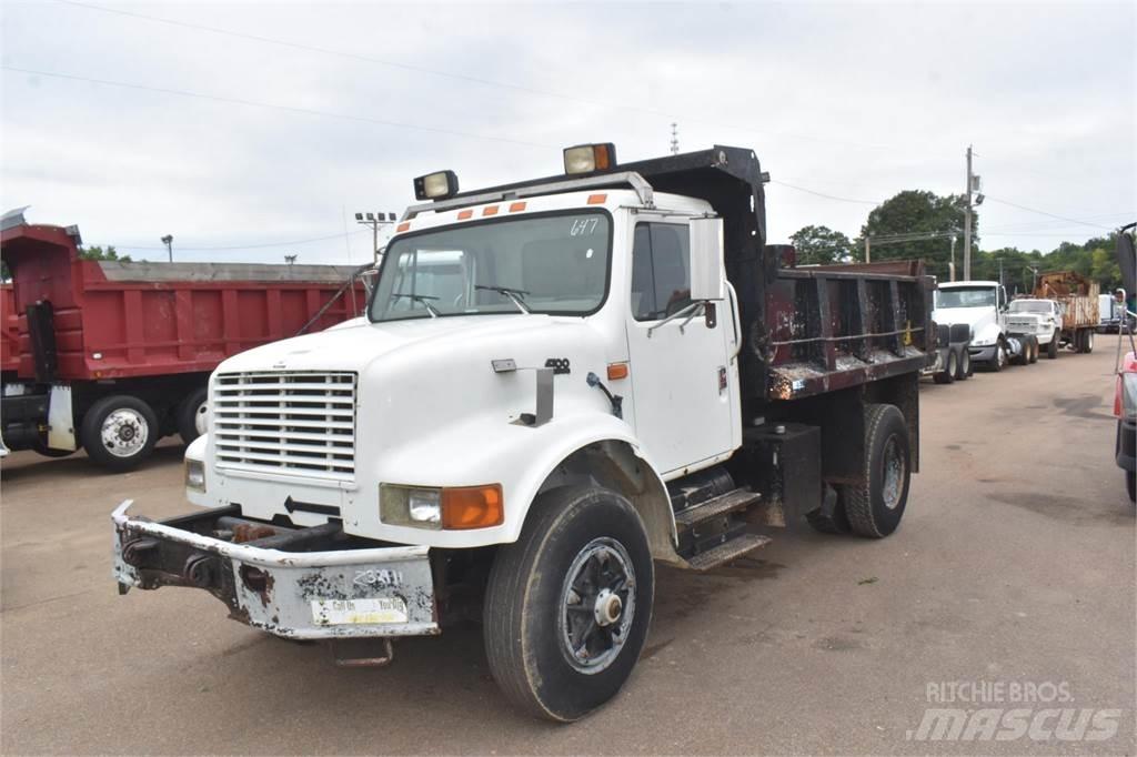 International 4700 Lastbiler med tip