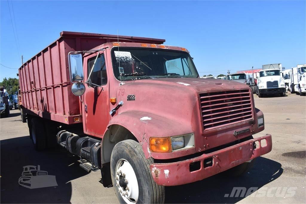 International 4700 Lastbiler med tip