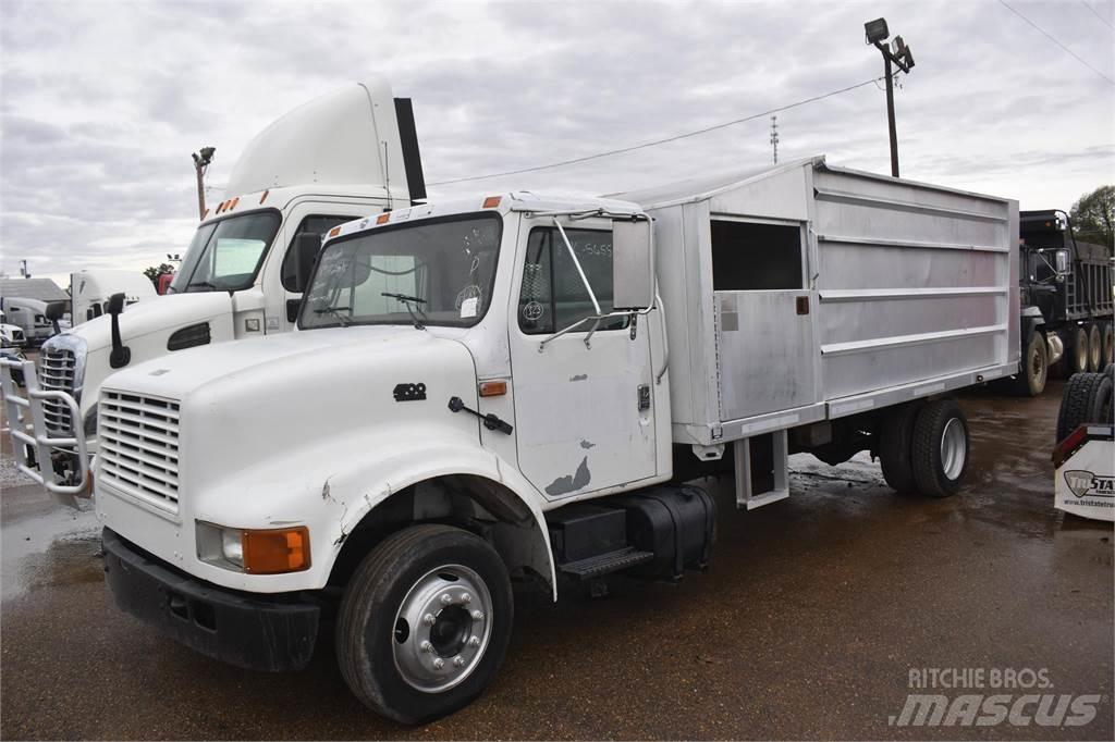 International 4700 Lastbiler med tip