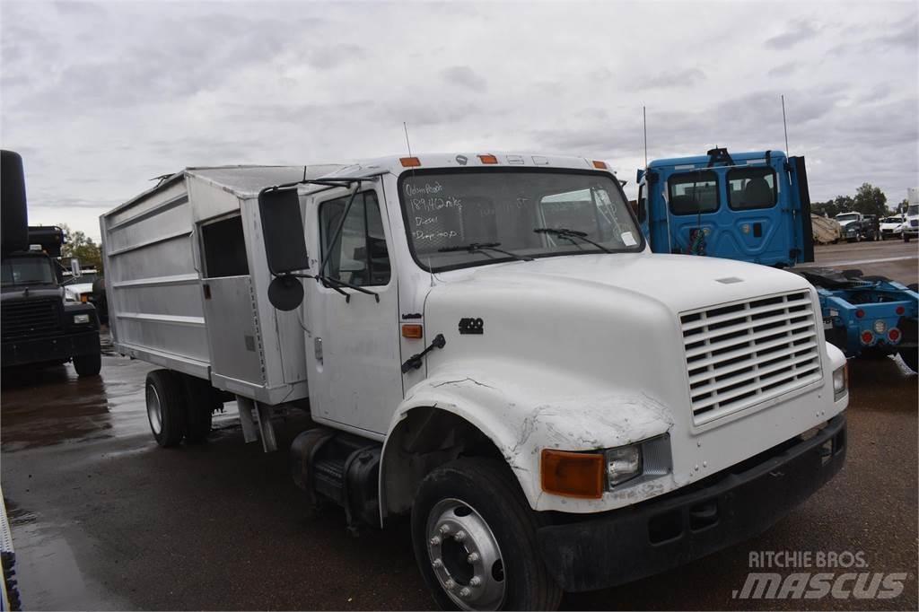 International 4700 Lastbiler med tip