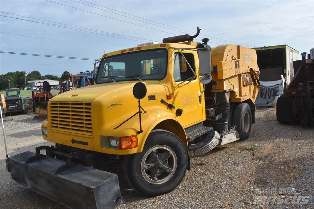 International 4700 Fejebiler