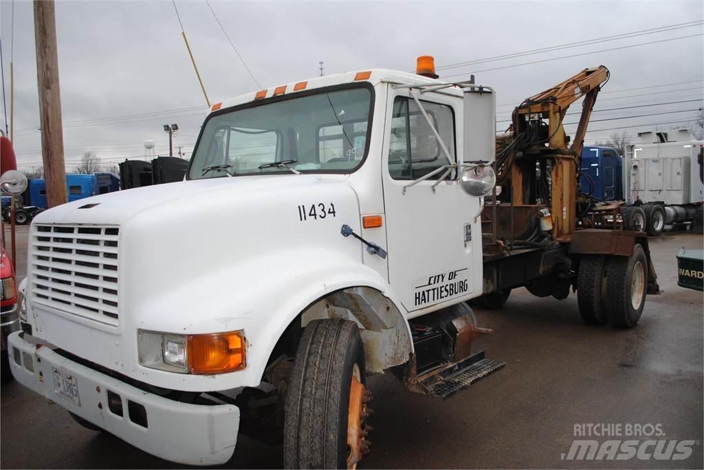 International 4700 Lastbil med kran