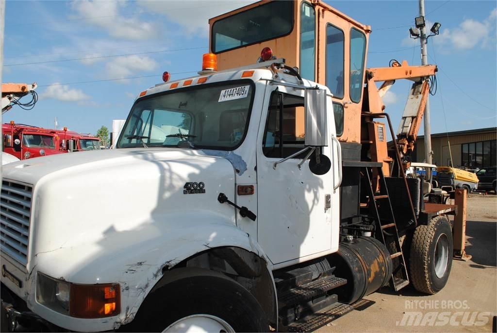 International 4700 Lastbil med kran