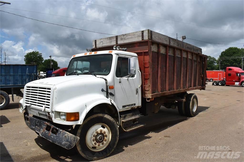 International 4900 Lastbiler med tip