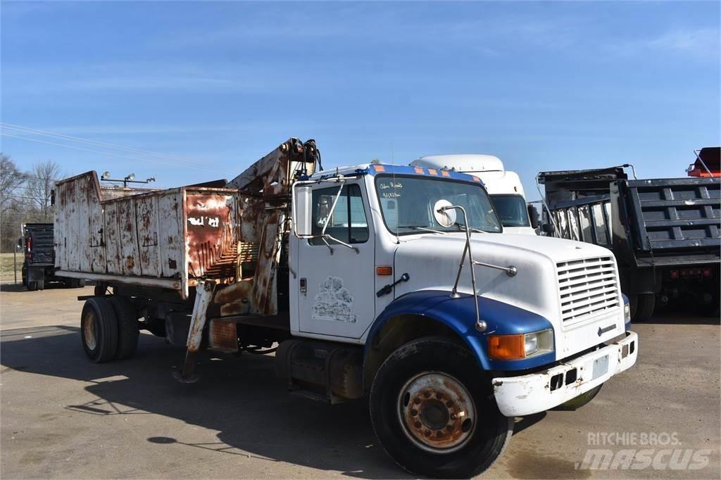 International 4900 Lastbil med kran