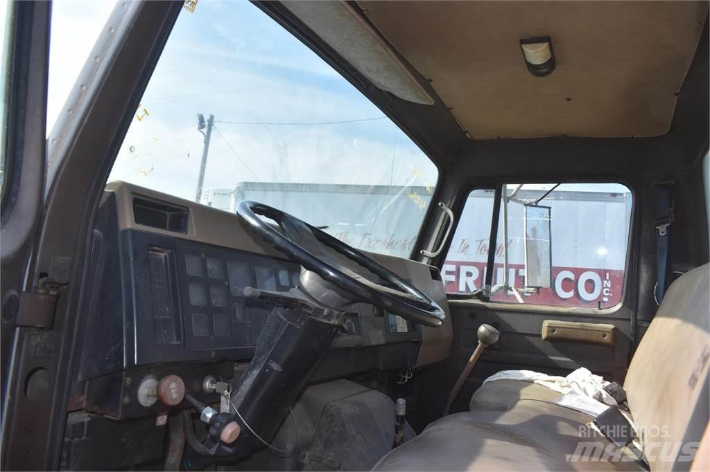 International 4900 Lastbil med kran