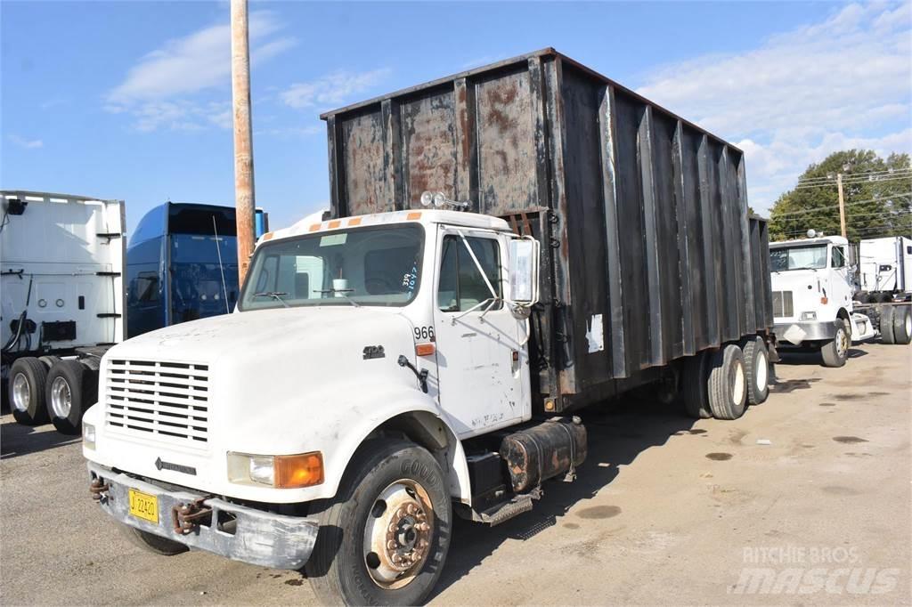 International 4900 Lastbil med kran
