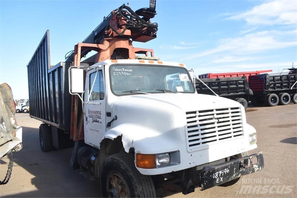 International 4900 Lastbil med kran
