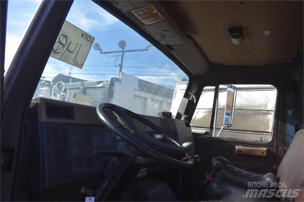 International 4900 Lastbil med kran