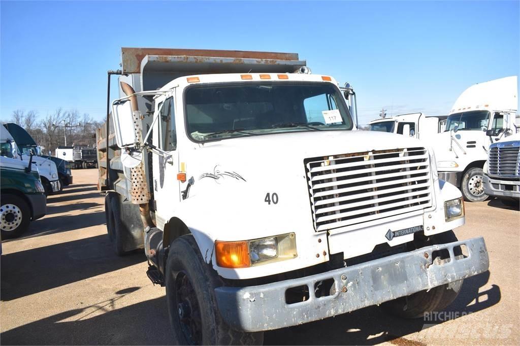 International 4900 Lastbiler med tip