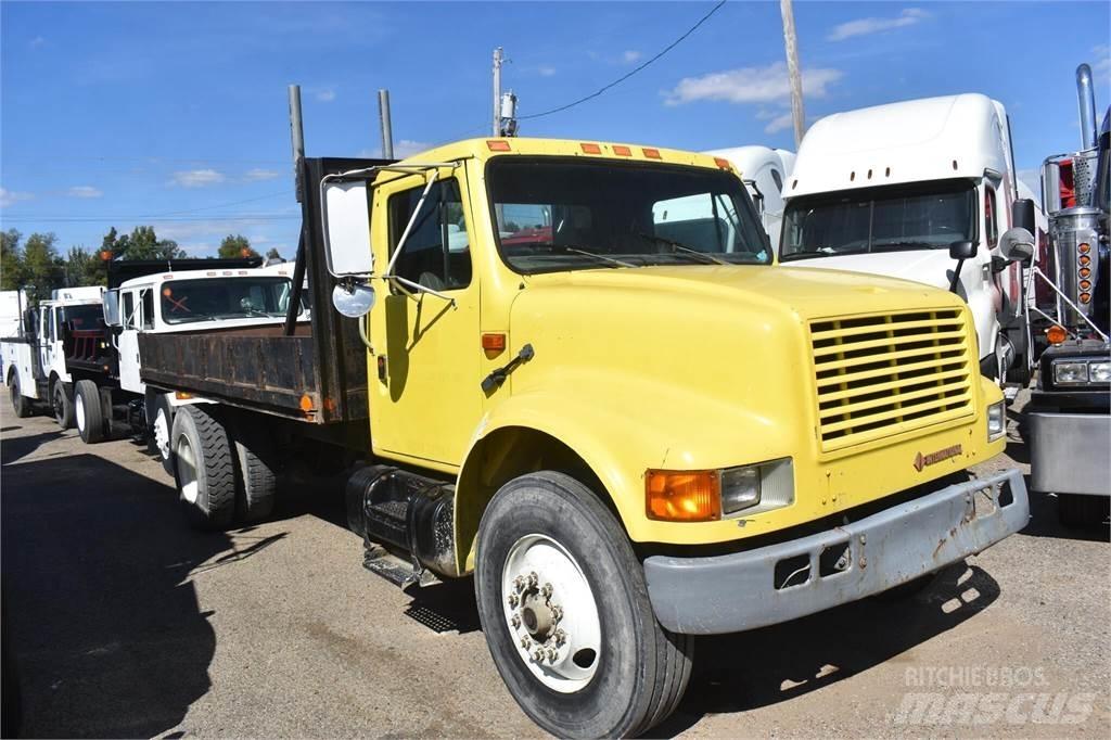 International 4900 Lastbiler med tip
