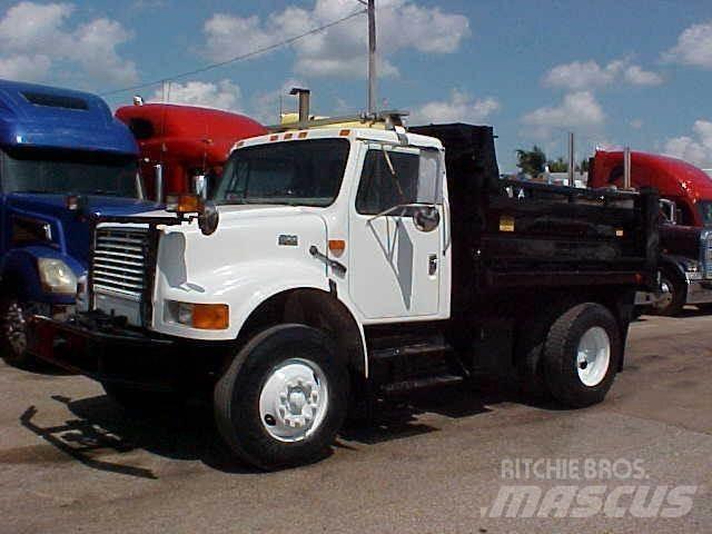 International 4900 Lastbiler med tip