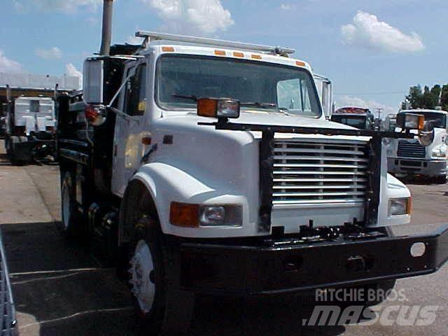 International 4900 Lastbiler med tip
