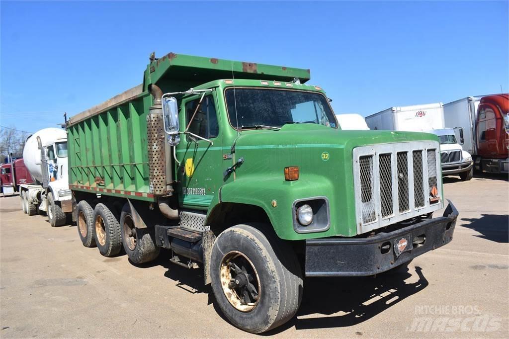 International S2600 Lastbiler med tip