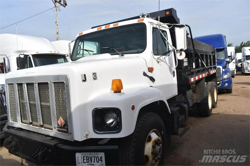 International S2600 Lastbiler med tip