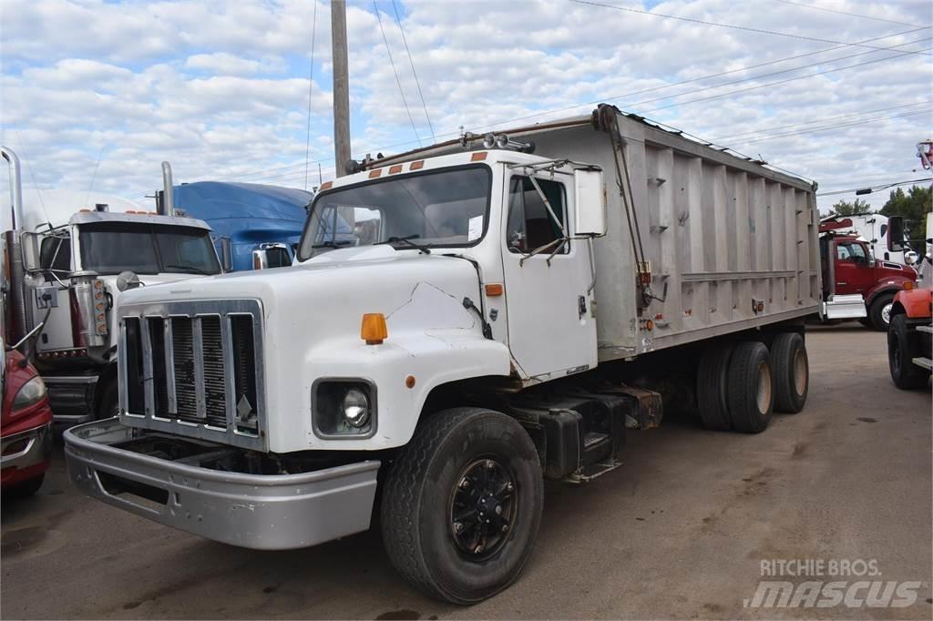 International S2600 Lastbiler med tip