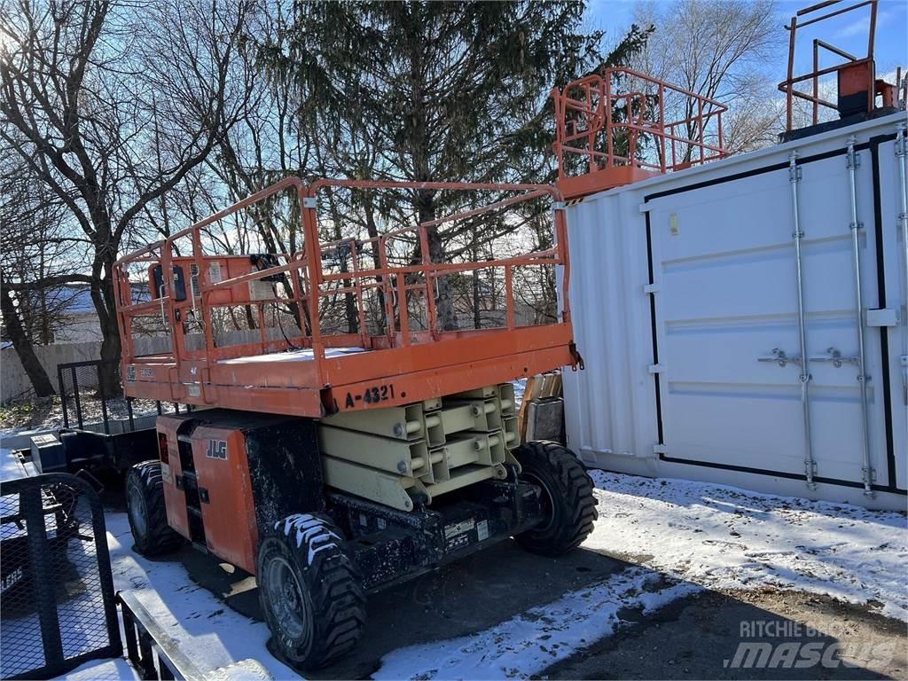 JLG 330LRT Saxlifte