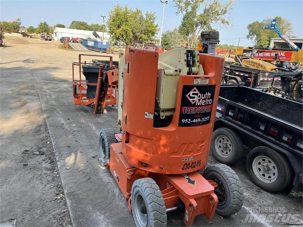 JLG E300AJP Bomlifte med knækarm