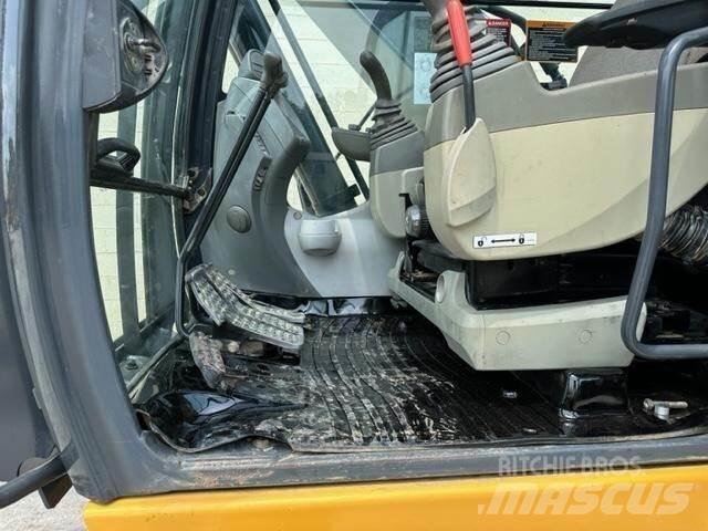 John Deere 210G LC Gravemaskiner på larvebånd