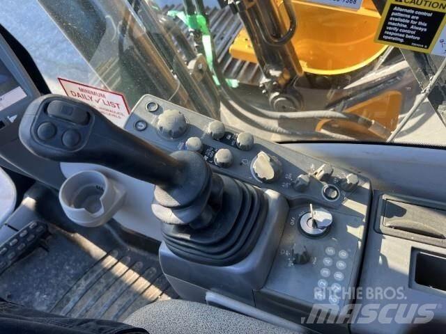 John Deere 210G LC Gravemaskiner på larvebånd