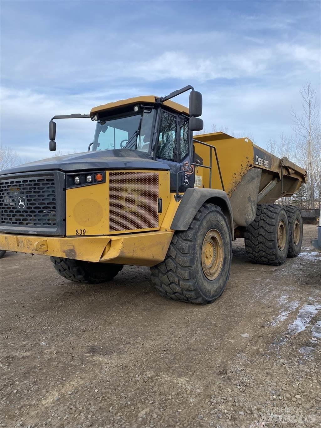 John Deere 410E Terrængående lastbiler