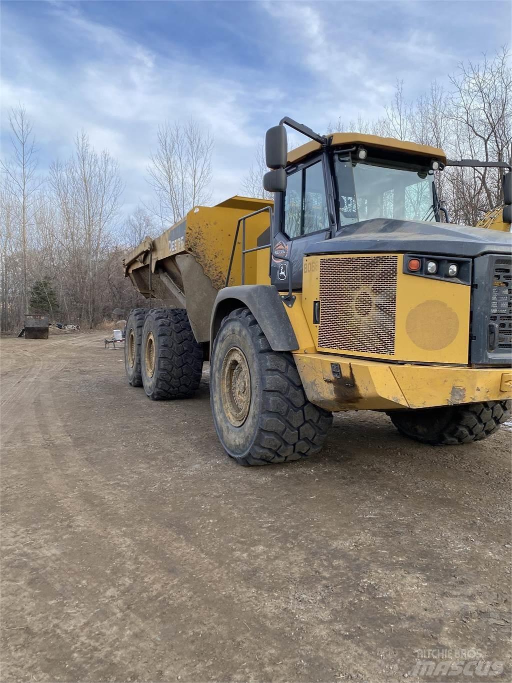 John Deere 410E Terrængående lastbiler