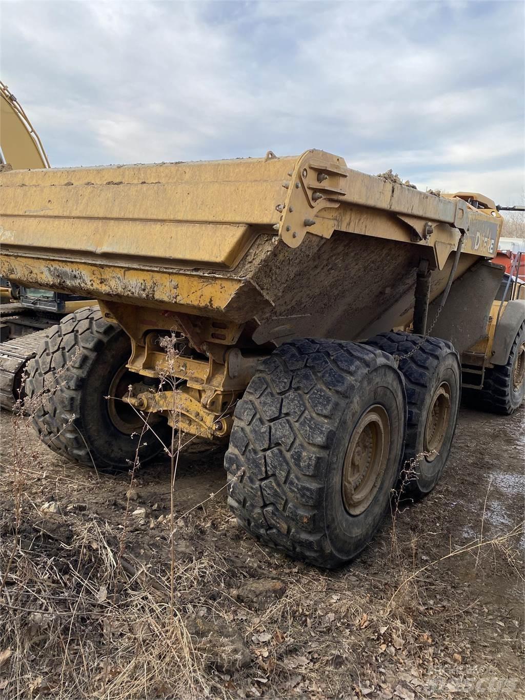 John Deere 410E Terrængående lastbiler