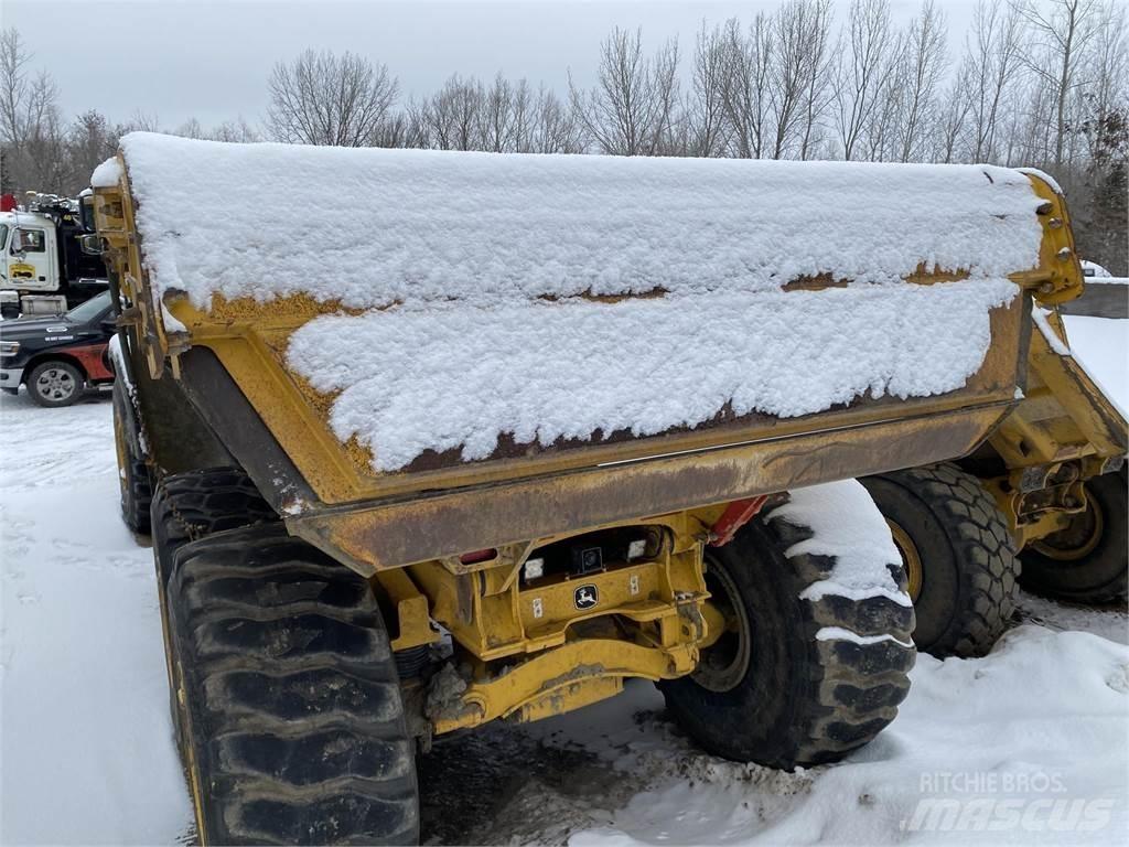 John Deere 460E Terrængående lastbiler