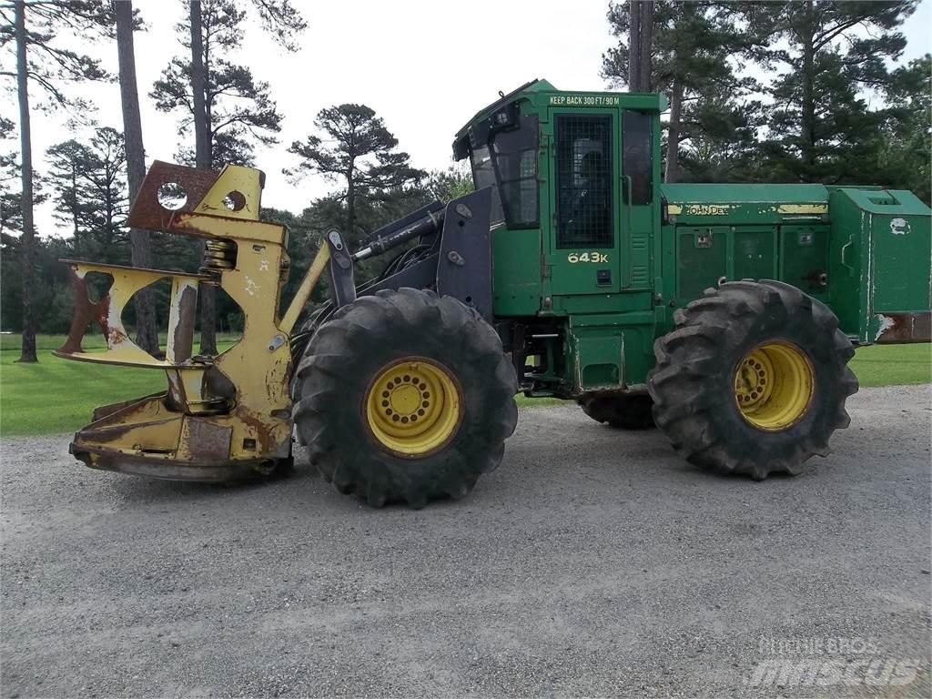 John Deere 643K Fældebunkelæggere