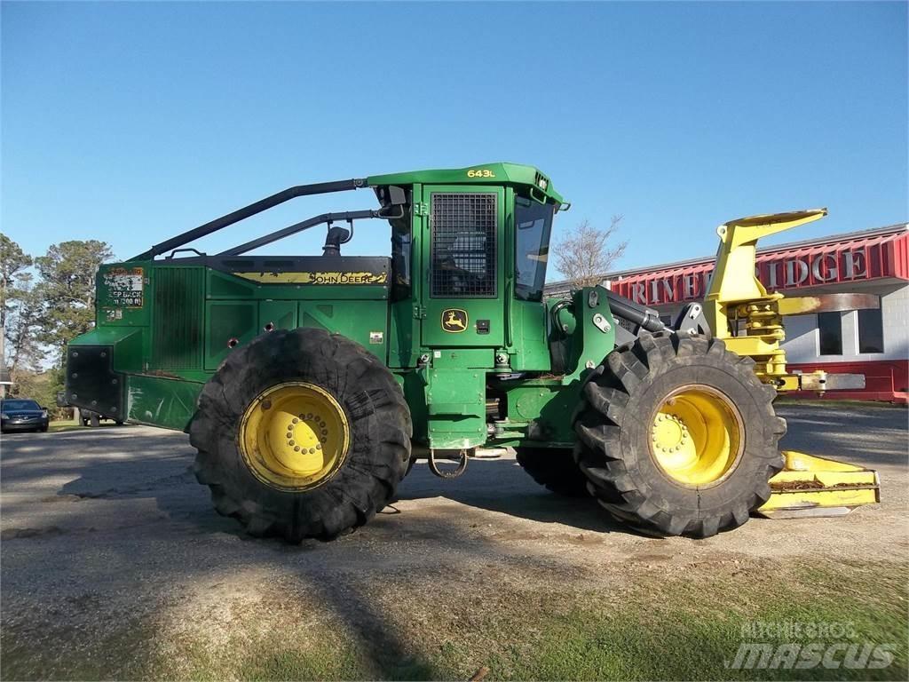 John Deere 643L Fældebunkelæggere