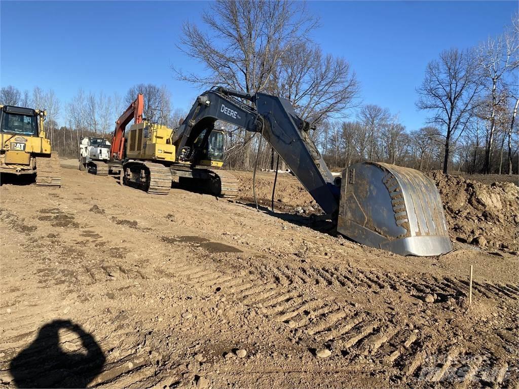 John Deere 670G LC Gravemaskiner på larvebånd