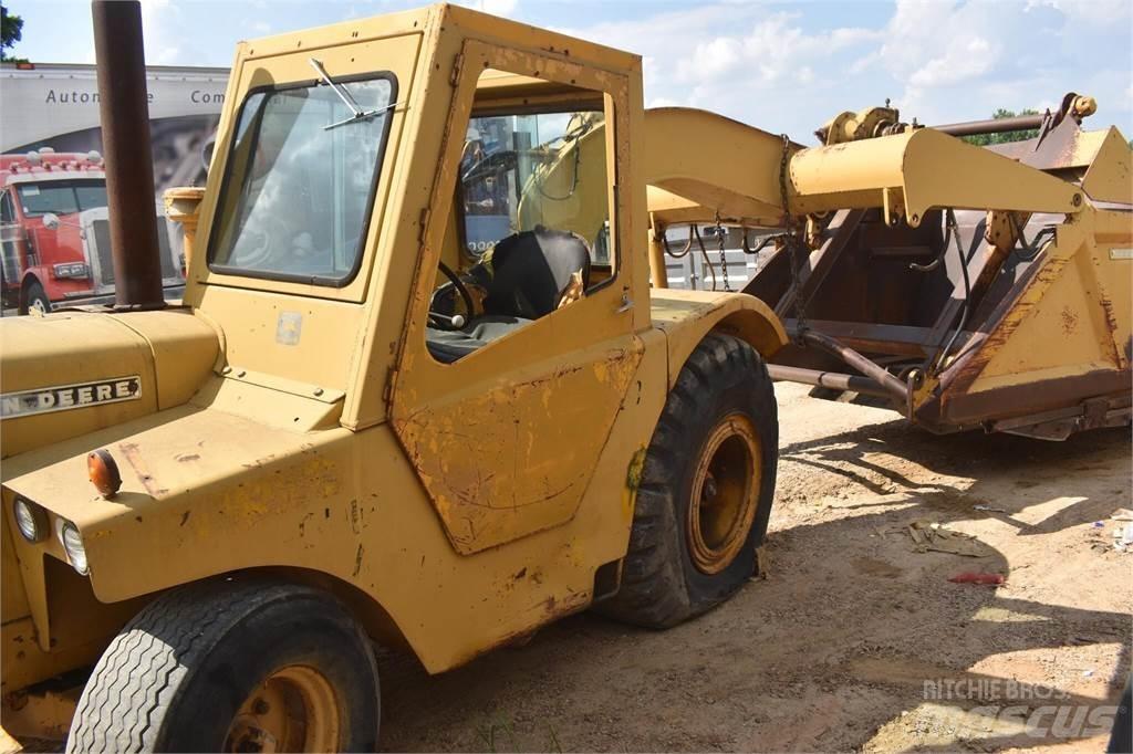 John Deere 760A Skrabere