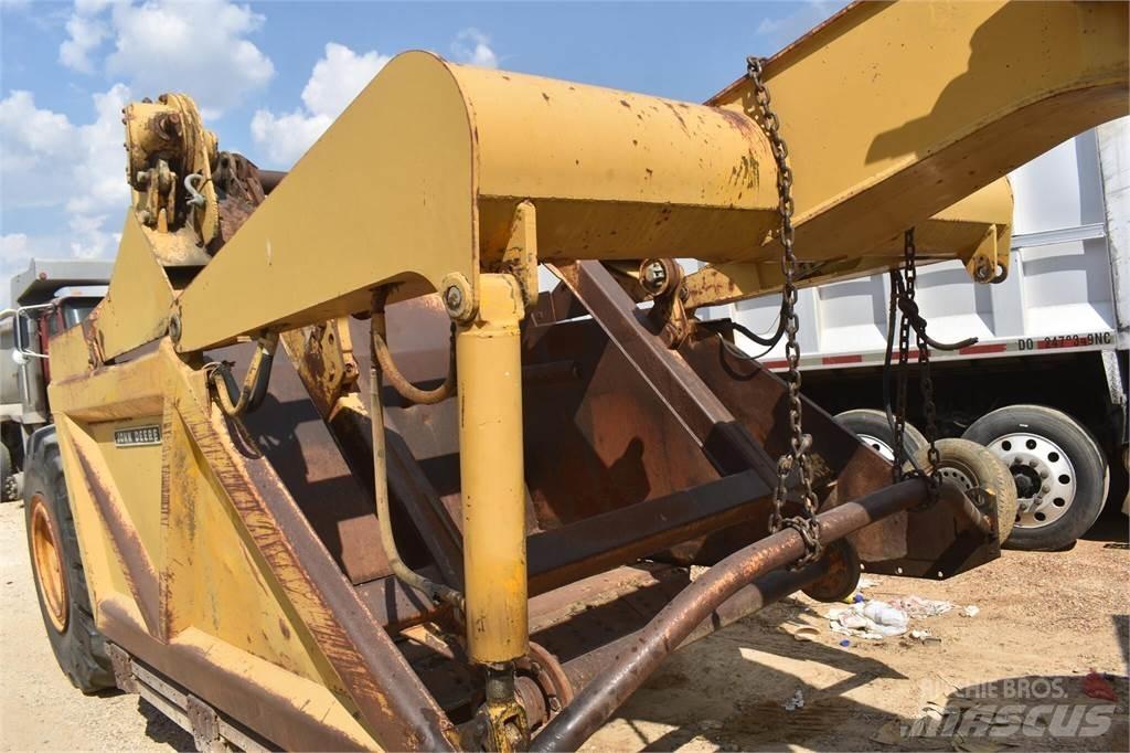 John Deere 760A Skrabere
