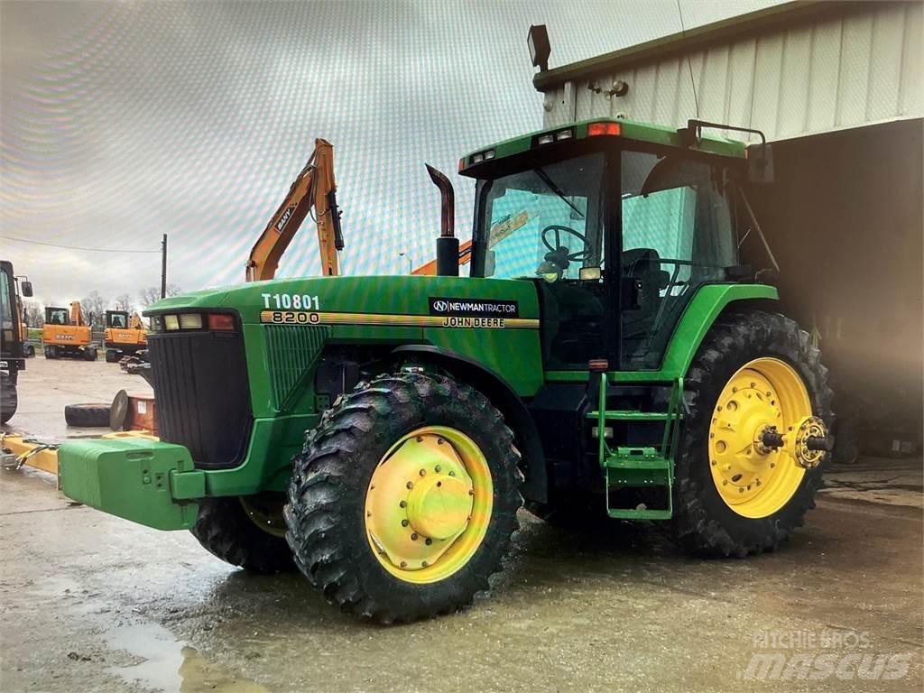 John Deere 8200 Traktorer
