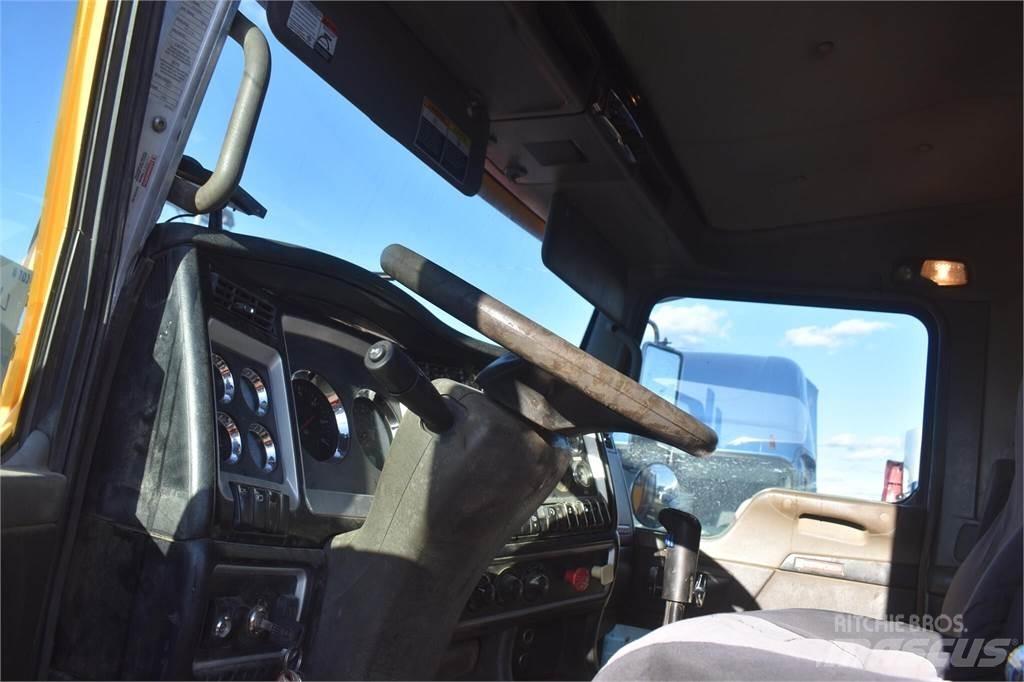 Kenworth T800 Lastbil med kran