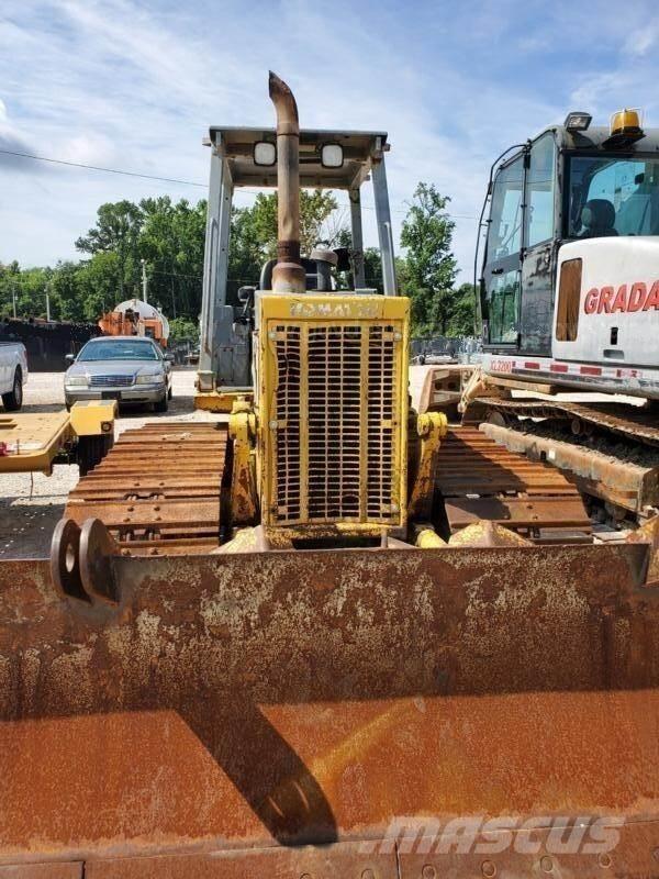 Komatsu D38P-1 LGP Bulldozer på larvebånd