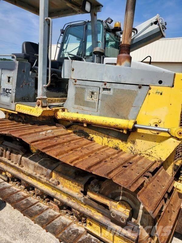 Komatsu D38P-1 LGP Bulldozer på larvebånd