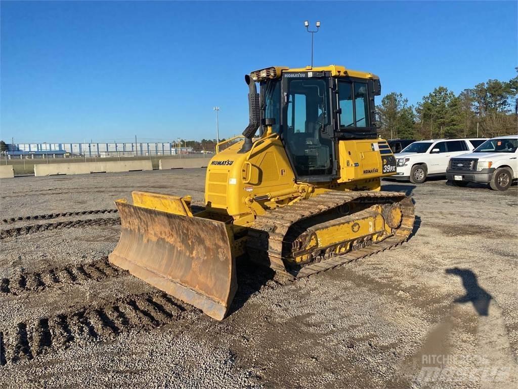 Komatsu D39PX-24 Bulldozer på larvebånd