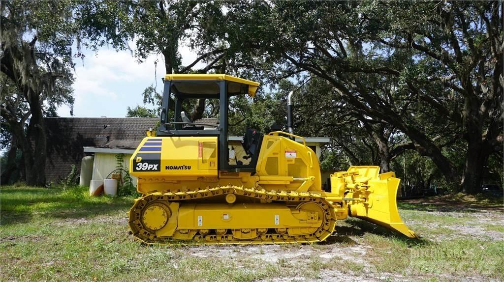 Komatsu D39PX-24 Bulldozer på larvebånd