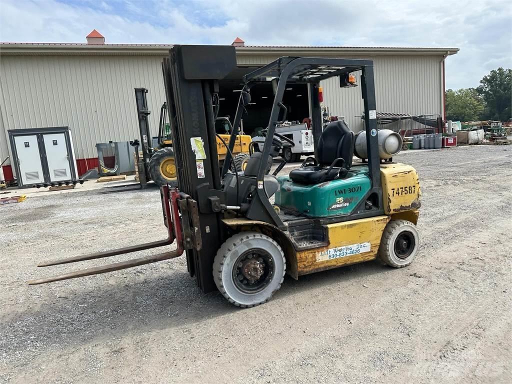 Komatsu FG25T-14 Gaffeltrucks - andre