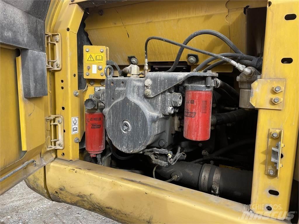 Komatsu PC210 LC-8 Gravemaskiner på larvebånd
